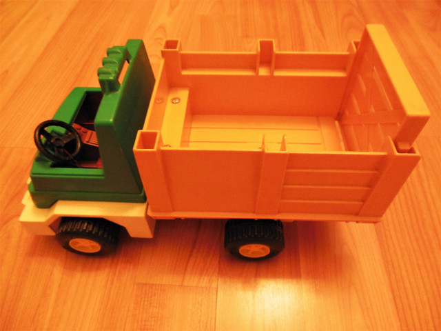VINTAGE 1979 FISHER PRICE HUSKY HELPERS RODEO RIG PICK UP TRUCK in Toys & Games in Stratford - Image 2