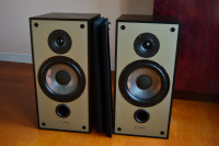 PARADIGM MODEL 5SE BOOKSHELF SPEAKERS MADE IN CANADA 8 OHMS 100W