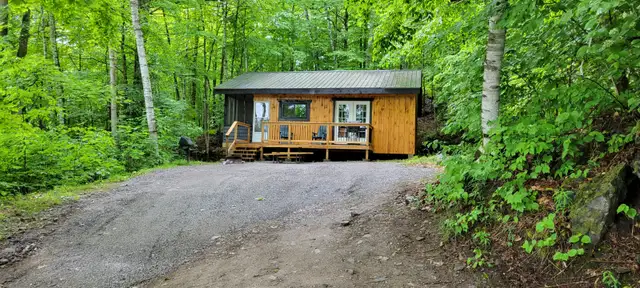 Lake Front Cottage on Mississagagon Lake near Bon Echo  Park in Ontario in Canada - Image 10