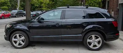 This 2014 Audi Q7 TDI S-line Quattro (AWD) is a 7-seater SUV with a powerful 3.0 TDI (240 hp & 406 l...