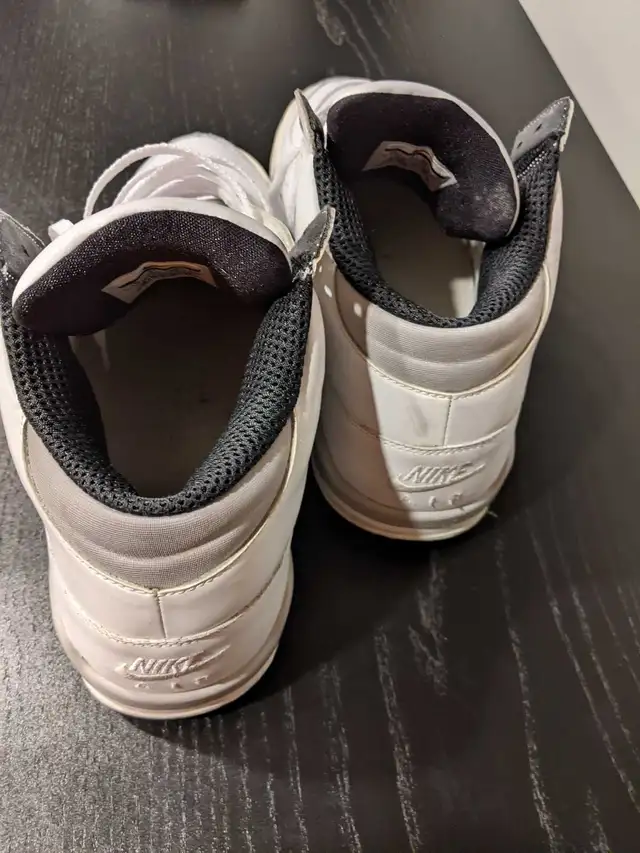 Nike Air Flight Classic Men Size 12 Sneaker ShoesWhite Grey  in Men's Shoes in Oshawa / Durham Region - Image 6