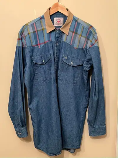 Vintage 1980s Mid-Western Garment Co. Men's Blue Denim Long Sleeve Shirt Large. Made in Canada. Exce...