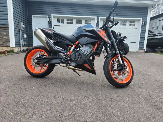 2022 KTM 890 duke R in Street, Cruisers & Choppers in Moncton - Image 5