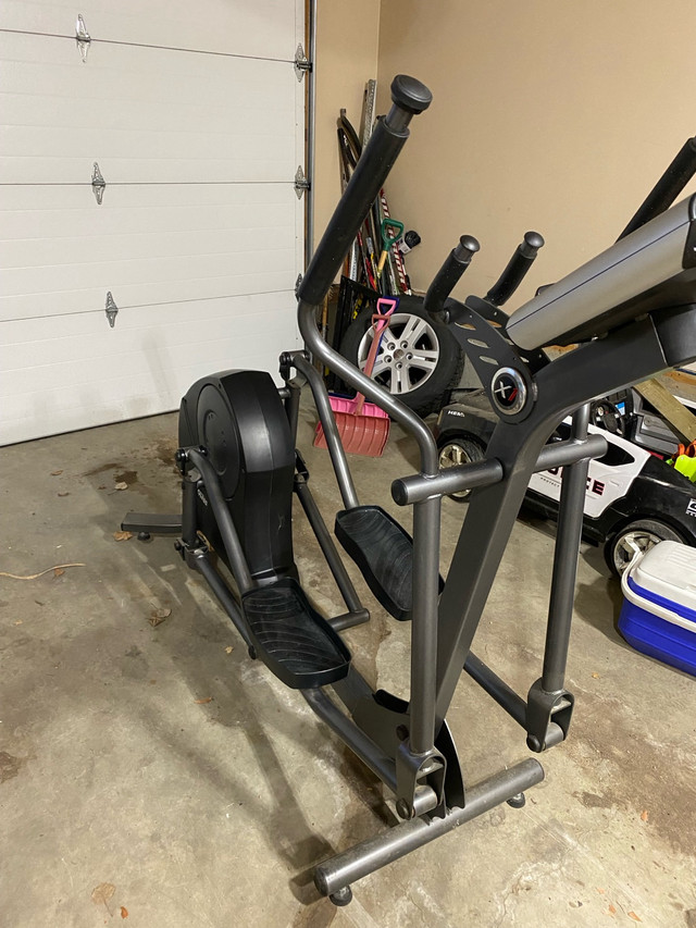 Apple fitness elliptical trainer  in Exercise Equipment in Strathcona County - Image 4