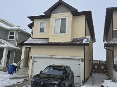 Excellent detached home in Coventry hills. This well maintained house offers a comfortable and pract...