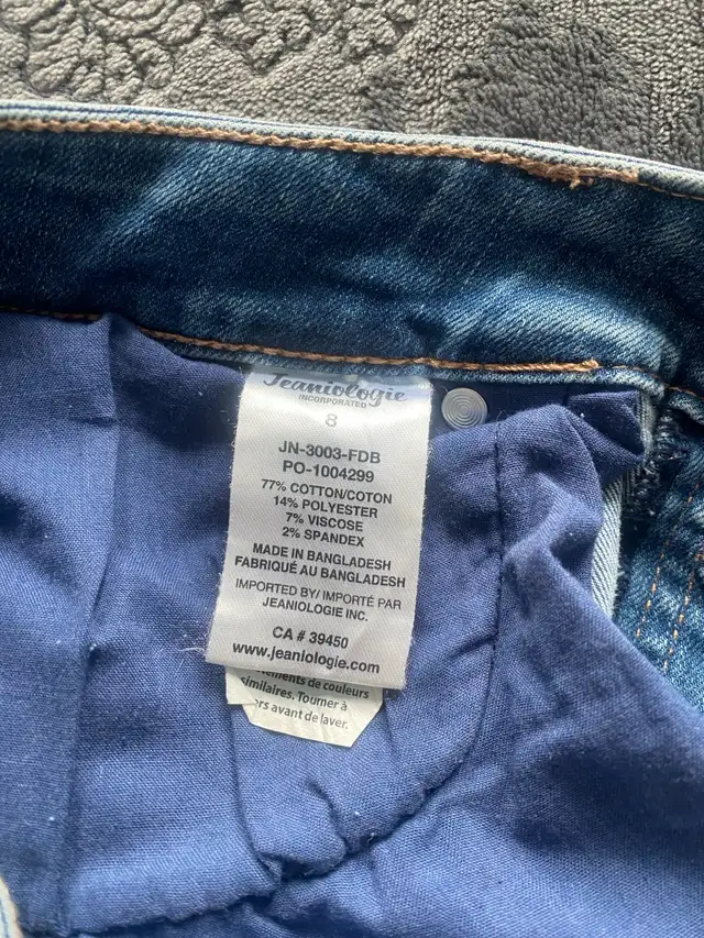 Levi Strauss Jeans in Women's - Bottoms in City of Toronto - Image 4