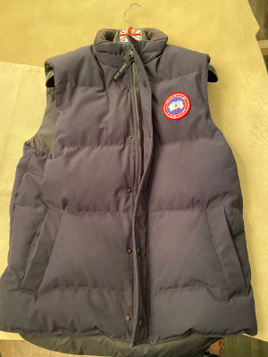 Canada Goose Vest | Buy Clothes in Ontario | Kijiji Classifieds