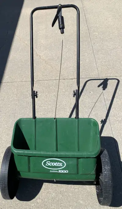 Selling the Scotts drop spreader for $10. Previously used.