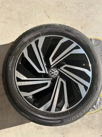 4 wheels 205/55/R17 and tires from 2021 VW Jetta Excelline 