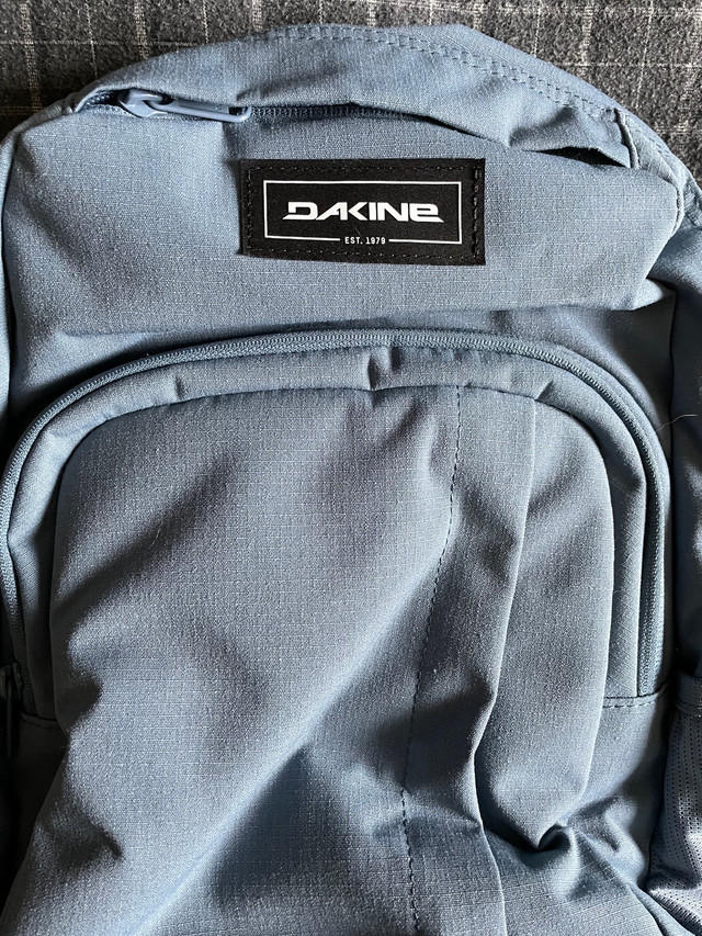 Dakine Campus Backpack 18L in Kids & Youth in Penticton - Image 4