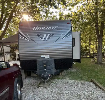 located in leamington selling as we have left the campsite and won't be needing it anymore. **not lo...