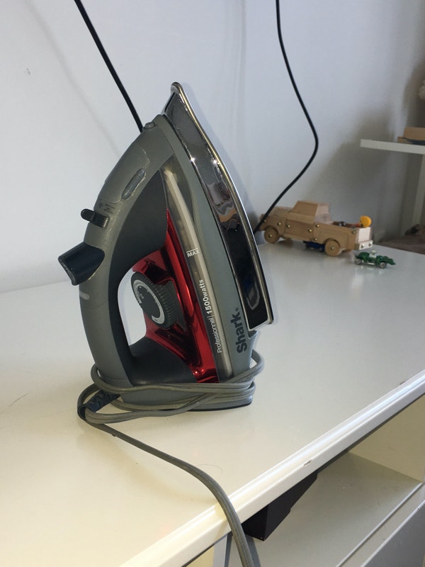 The Shark Lightweight Professional Steam Iron & ironing board Irons