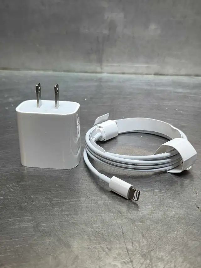 Genuine Apple Iphone Block & Cord in Cell Phone Accessories in St. Catharines - Image 2
