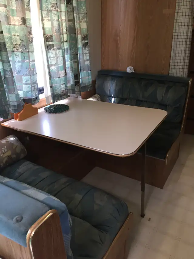 VINTAGE SKYLINE LAYTON CAMPER TRAILER RENTAL in New Brunswick in Canada - Image 6
