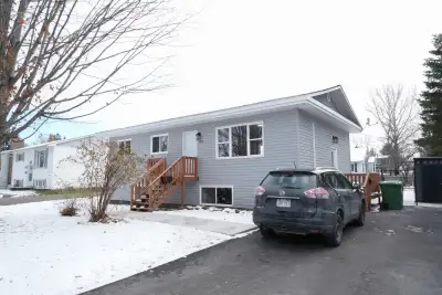 Bright 3-Bedroom Upper Duplex – 102 Hemlock Ave, Fredericton