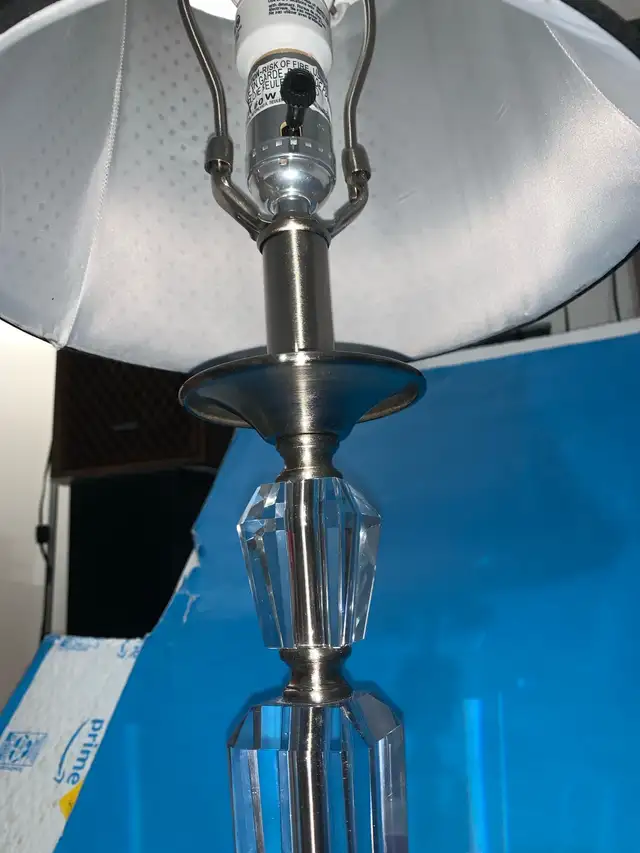 Beautiful Crystal Night Stand Lamp/table Lamp-H 23”great con $15 in Indoor Lighting & Fans in Markham / York Region - Image 4