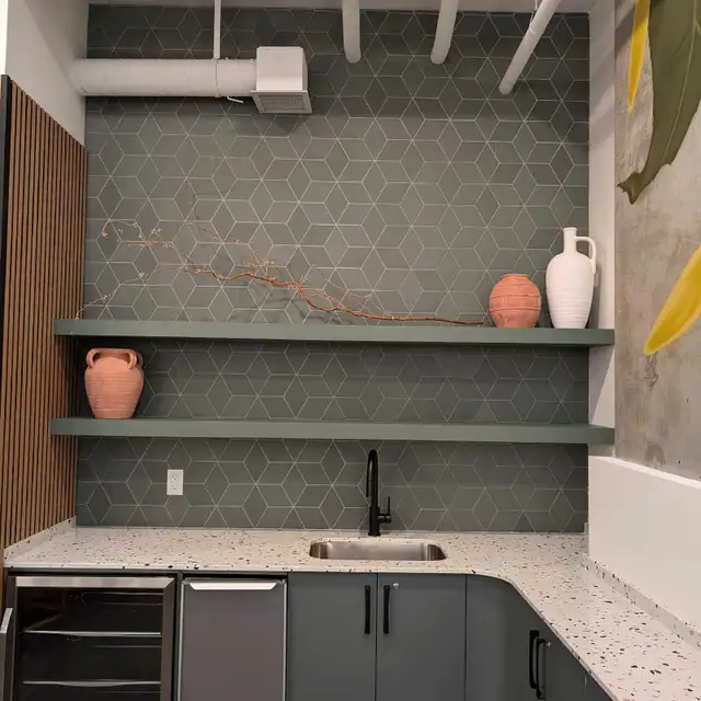 Tile installation 63005662572417123