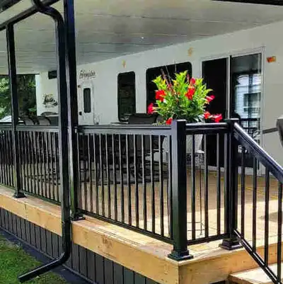 42' Hampton 400fl 2013 Destination Trailer for Sale in Quiet Trailer Park on West Lake in Picton . L...