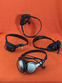 Children's wired headphones - 3 Maxell and 1 Cyber Acoustics