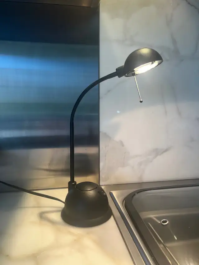 Small Black Halogen Adjustable Desk Lamp in Indoor Lighting & Fans in City of Toronto - Image 4