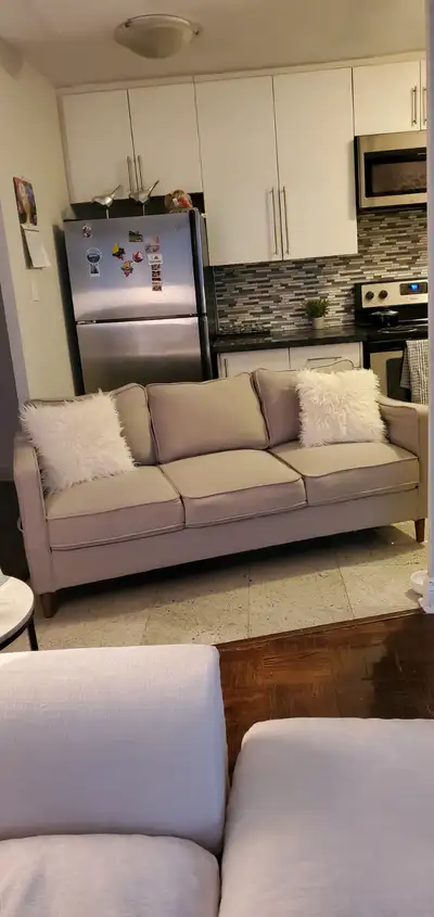 Beautiful 3 Seater couch for sale $100, View more