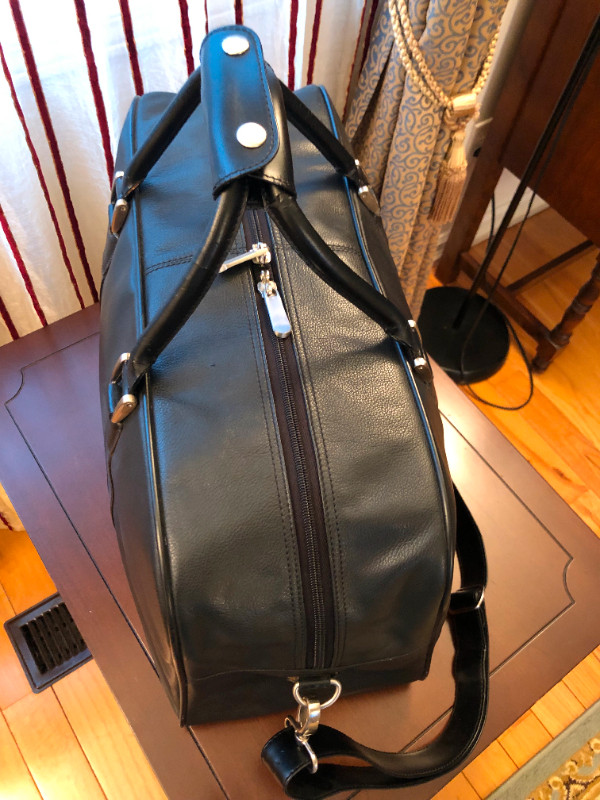 Italian Leather Travel/Overhead Bag in Bags & Luggage in Kitchener / Waterloo - Image 3