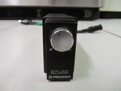 Up for sale is a vintage and very rare Pioneer Model CD-707 2nd generation DIN input and Output Dual...