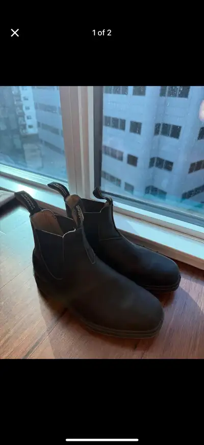 Get yourself a pair of Blundstone boots, size 8, in good condition! These boots are durable and styl...