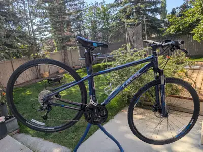 Trek disk brake hybrid bike - 15.5" frame, View more