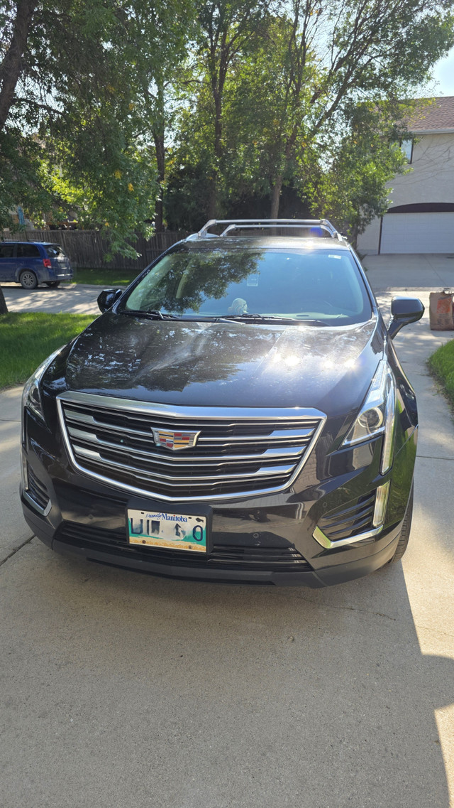 2017 Cadillac XT5 Luxury AWD, Heated Steering and Seats in Cars & Trucks in Winnipeg