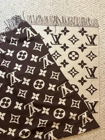 Cashmere Scarfs BRAND NEW, View more