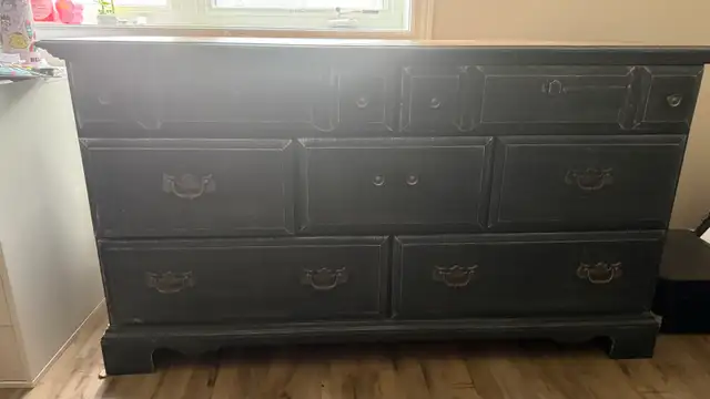 Antique Dresser-NEED GONE TODAY in Dressers & Wardrobes in Oakville / Halton Region - Image 2