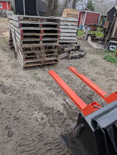 4ft pallet forks like new condition..