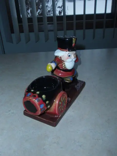 $25.00  ~ YANKEE CANDLE TEA LIGHT  NUTCRACKER CANNON HOLDER ~ in Arts & Collectibles in St. Catharines - Image 5