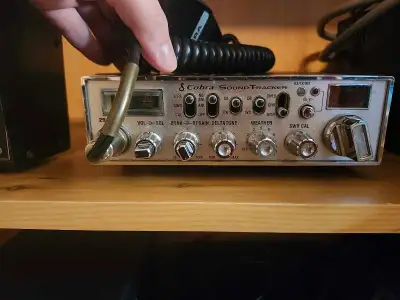 Get ready to talk the talk with this used Cobra Sound Tracker CB radio, a vintage piece of communica...
