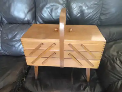 Coffre de couture en très bonne condition 40$ de Shawinigan Sud, View more