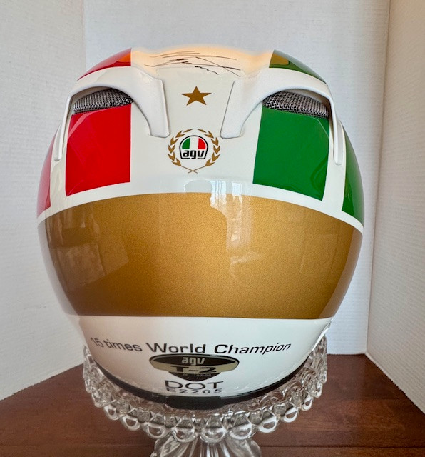 AGV Grid Helmet in Motorcycle Parts & Accessories in City of Toronto - Image 4