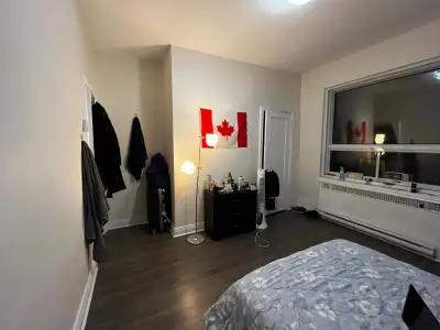 5 1/2 fully furenished apartment available for lease tranfer. Rent : $2010/ Month Opp to Snowdon Met...