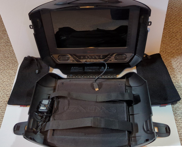 GAEMS G155 Vanguard Portable 720P 15" Screen with Speakers in Other in Thunder Bay - Image 2