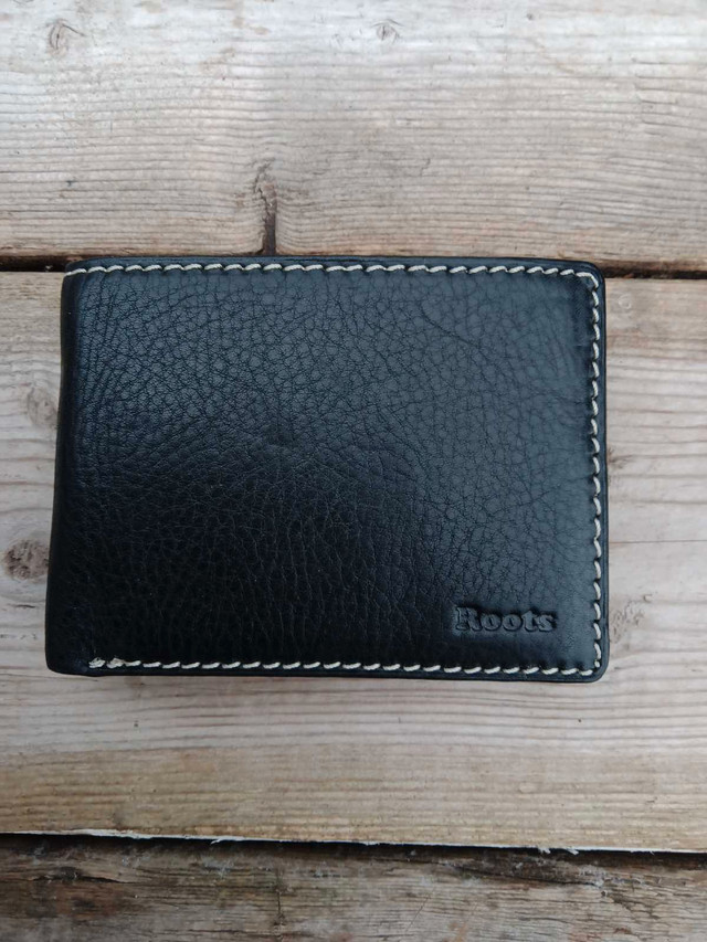 Men's Genuine Leather Roots Wallet, Card Storage, Well Made in Men's in Oshawa / Durham Region