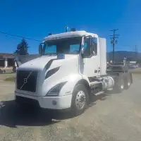 VOLVO 2019 DAY CAB TRACTOR
