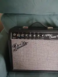 Fender Vibro Champ XD Tube Amp with effects, like new
