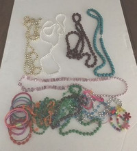 Colliers, Bracelets pour Enfant / Child's Necklaces and Bracelet