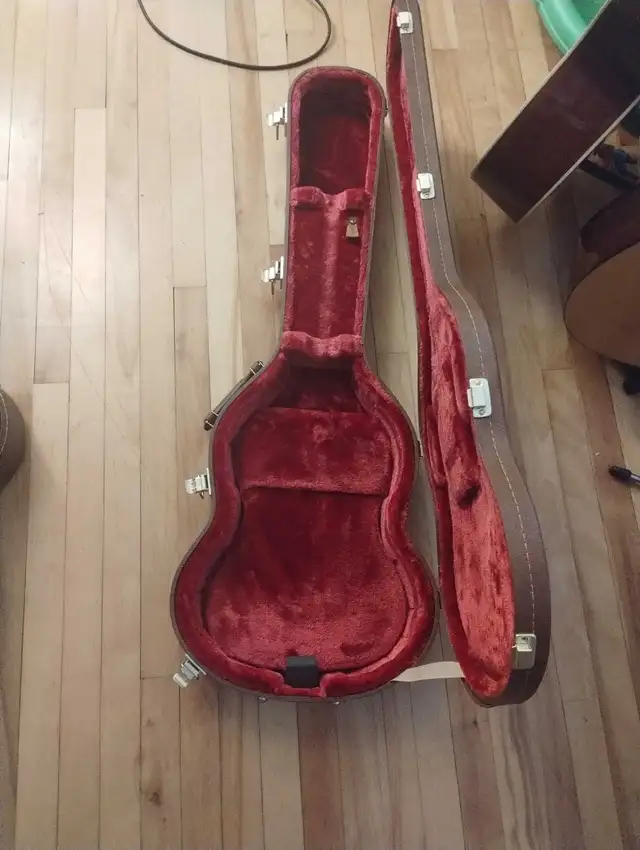 Gibson SG Junior in Guitars in Sherbrooke - Image 6