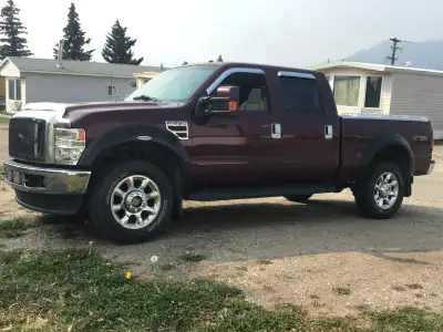 2008 ford f 350 super duty Lariat crew cab. 259.312 km truck mainly used to haul a fifth wheel in su...