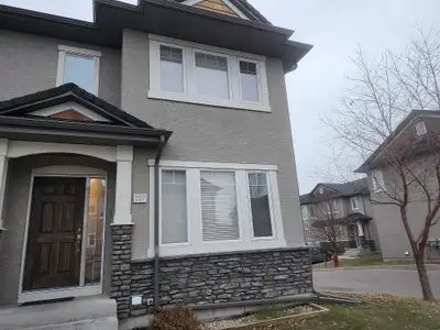 227 Ashworth Crescent, Stonebridge, 3 bedroom, two story townhouse for rent $2075 per month availabl...