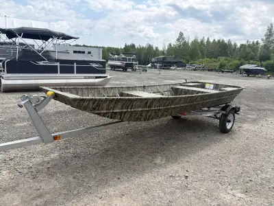 Ce Jon boat Starcraft 1432 neuve, remorque neuve