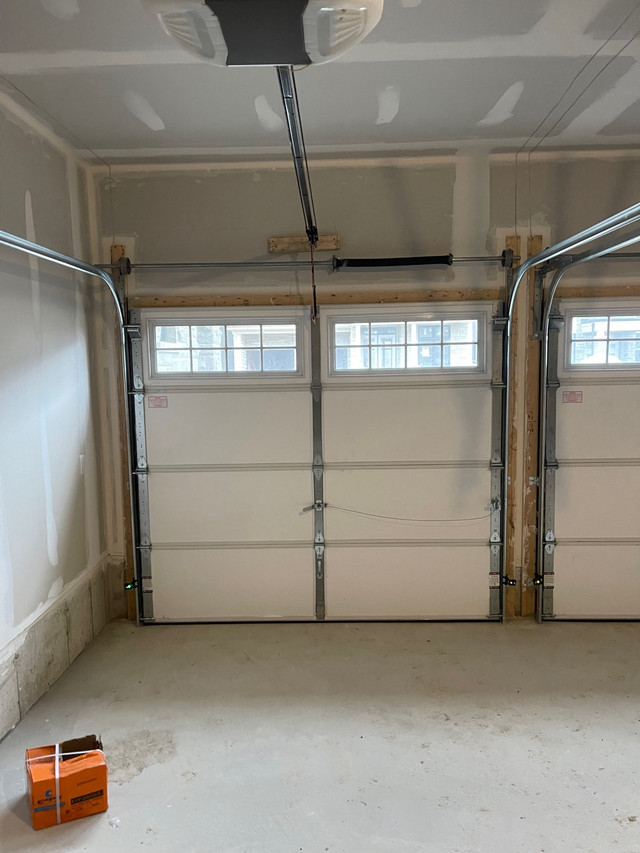 Garage Door Opener Installation 647/608/9201 in General Electronics in Oshawa / Durham Region - Image 3
