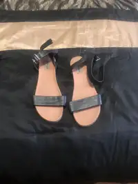 A pair of women sandals 