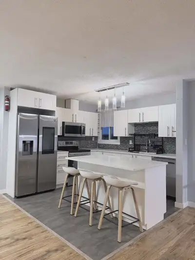 Location forestlawn 17 and 39 street se Parking front door Close to bus No pet or smoke. Available r...